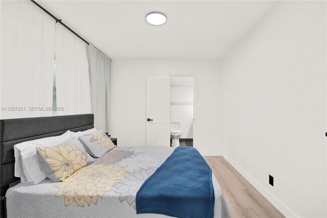 Building Photo - 51 NE 56th Ct