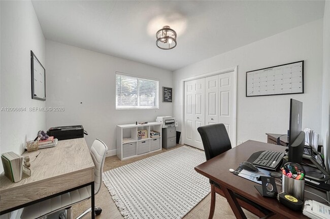 Building Photo - 10600 SW 80th Ct