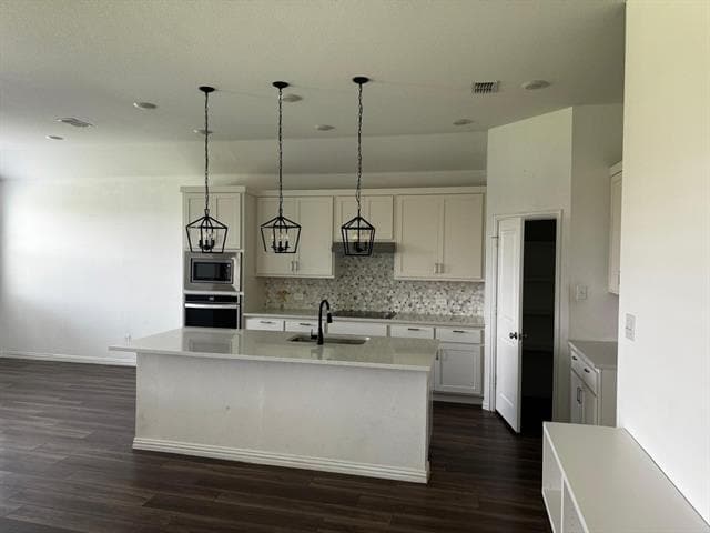 Building Photo - 1613 Pne Vly Dr