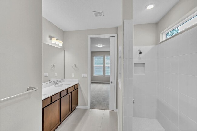 Building Photo - New construction 4/3 on cul-de-sac in cove...