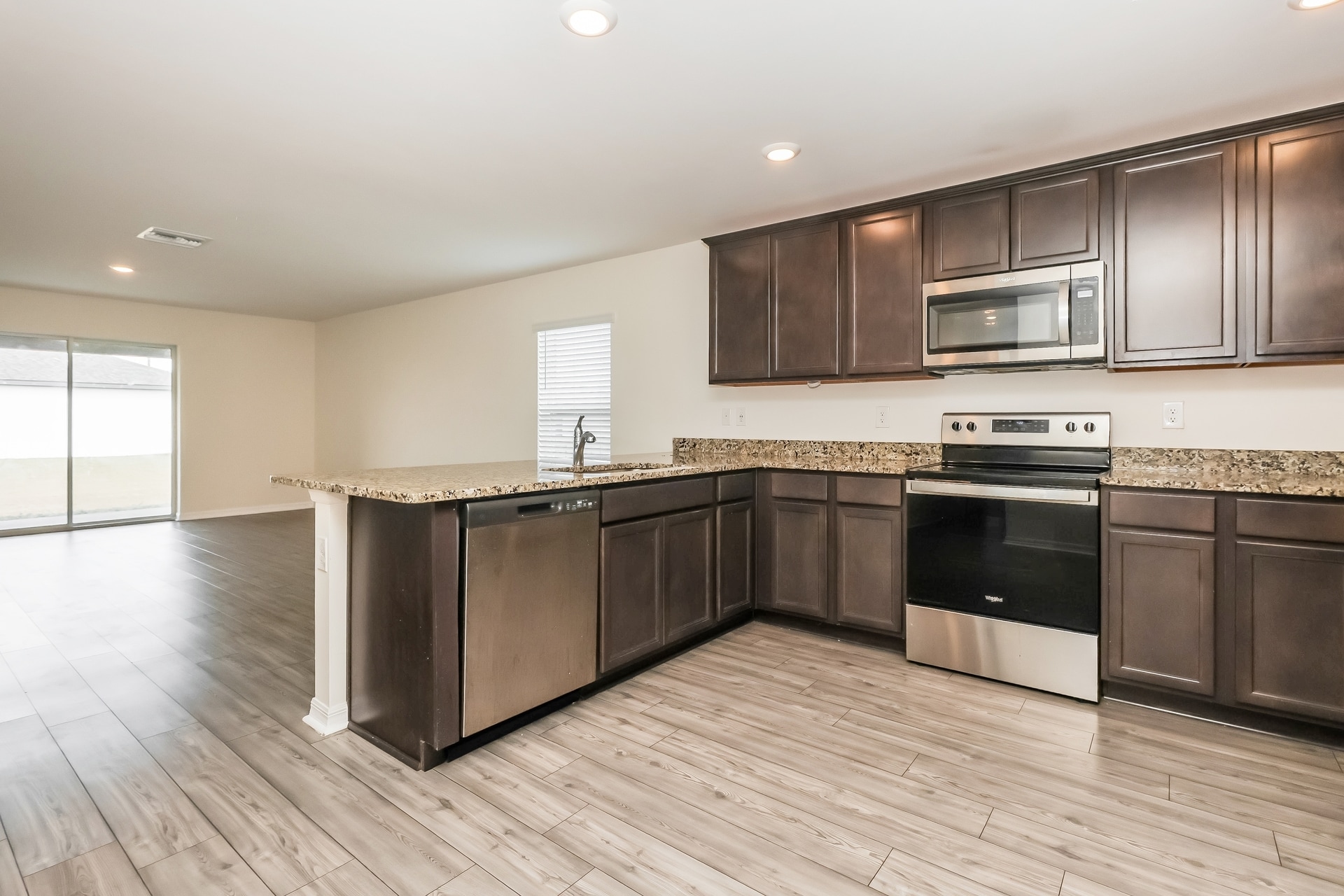 Building Photo - 885 Youngreen Dr