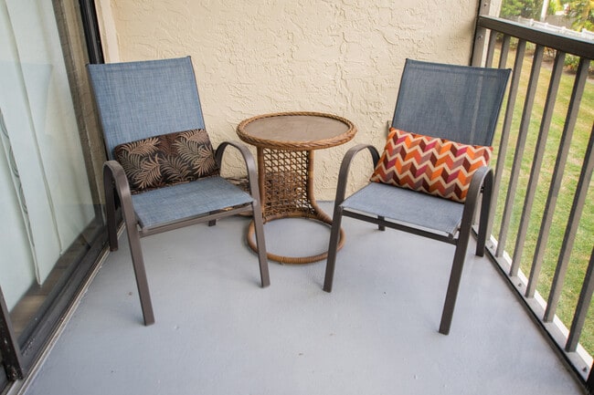 Building Photo - 1000 Cove Cay Dr