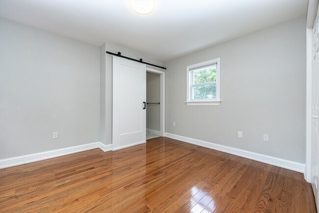 Building Photo - 1495 Hyde Park Ave