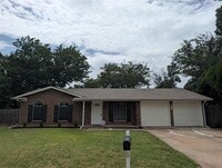 Building Photo - 633 Christie Ct