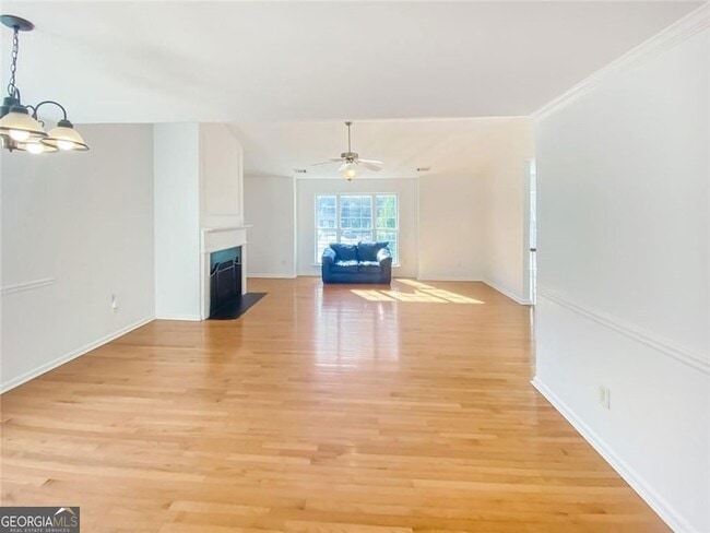 Building Photo - 1068 South Gordon Rd SW