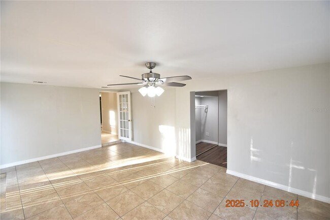 Building Photo - 10011 N 28th St