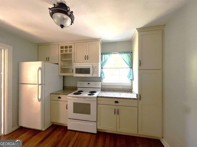 Building Photo - 402 Wheeler St