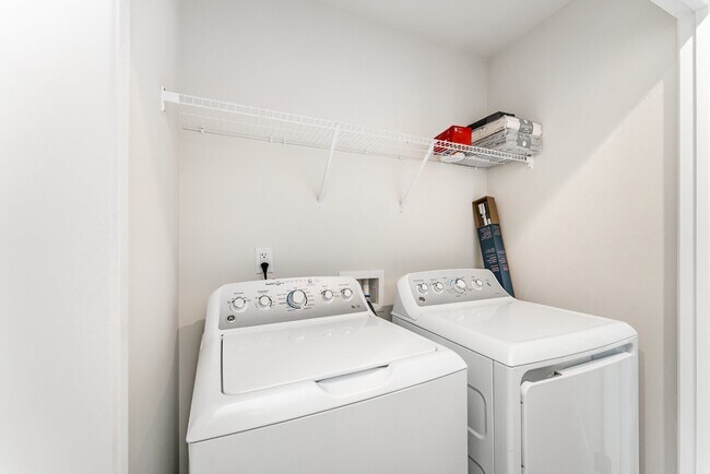 Building Photo - 1105 Canando St