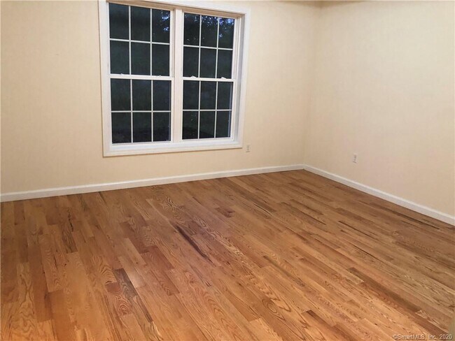 Building Photo - 19 Oak Meadows Dr