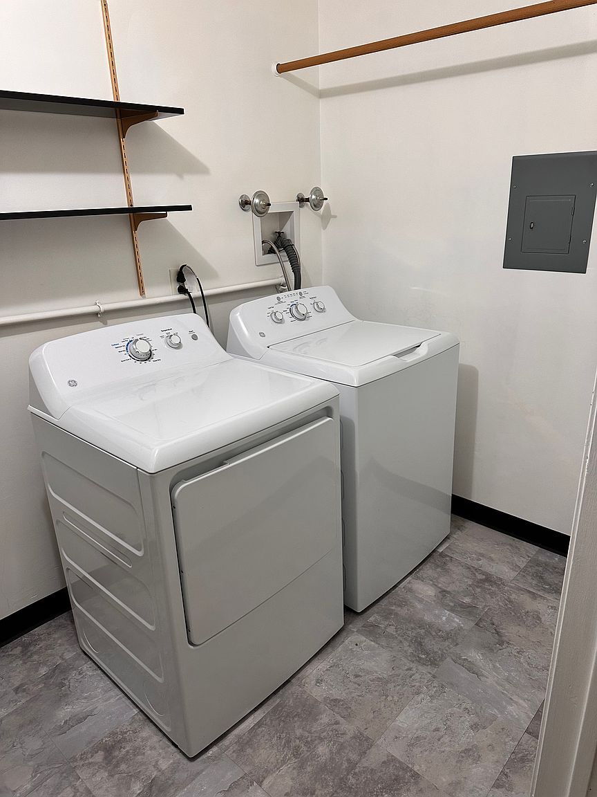 Building Photo - 104 Chambord Ct