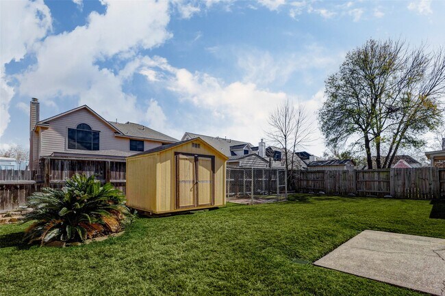 Building Photo - 155 Perfidia Dr