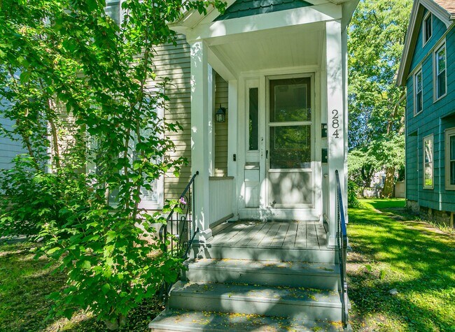 Building Photo - 284 Pearl St