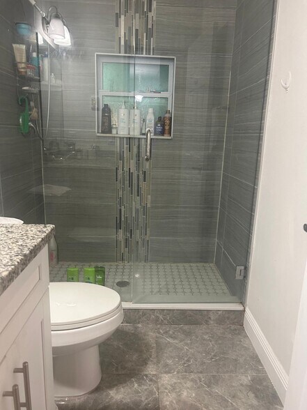 Building Photo - 1701 W Cluster Ave