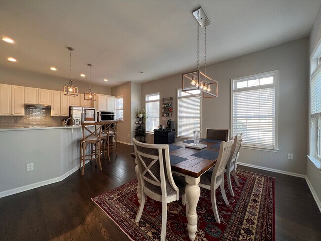 Building Photo - Heart's Desire End Unit Townhome 2700+ SqFt - Lowes Island