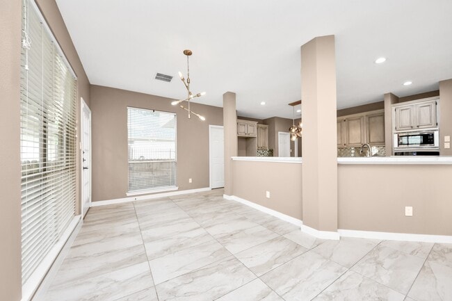 Building Photo - 3210 Shadowwalk Dr