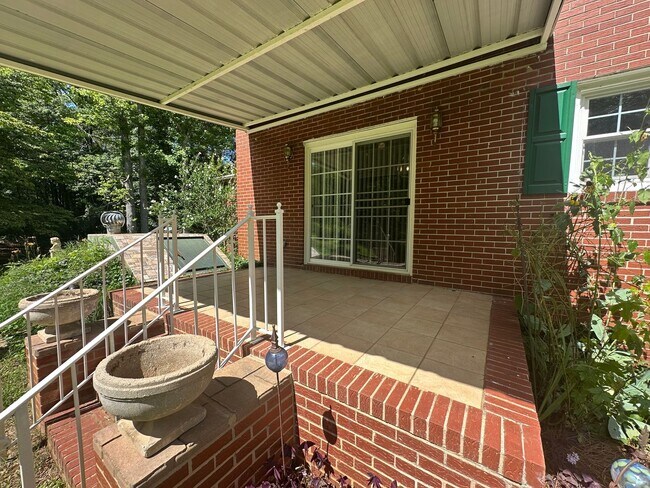 Building Photo - Secluded 3BR/2BA Home in Heflin – Lawncare...