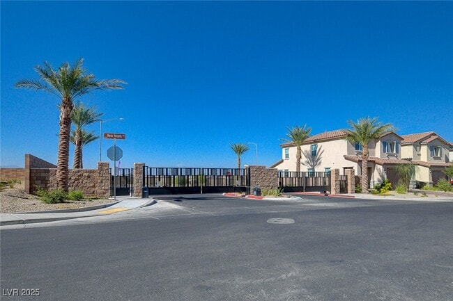 Building Photo - 206 Callen Falls Ave