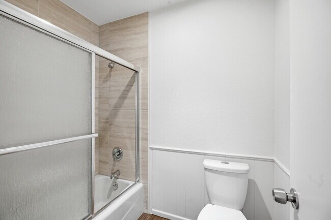 Building Photo - Space, Style, and 2 Bedrooms: South Lubbock Steal!