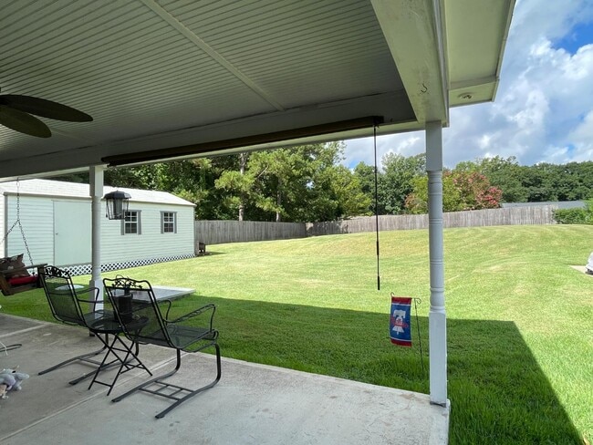 Building Photo - 776 Lee Rd 222