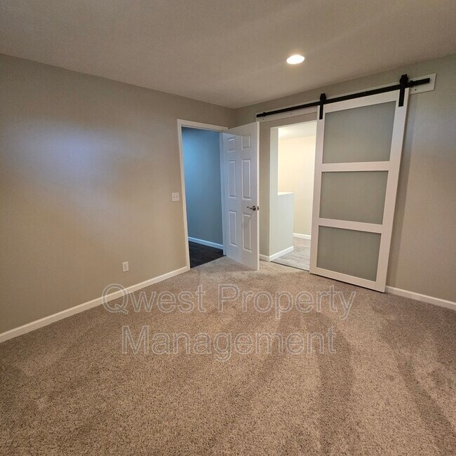 Building Photo - 6981 Sienna Dr SE