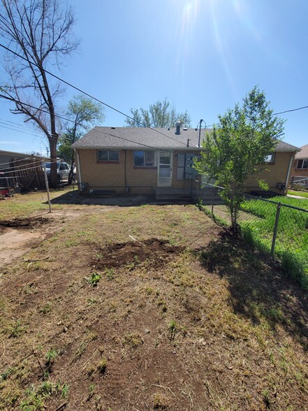 Building Photo - 311 -313 16th Ave Ct