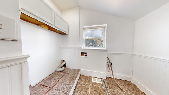 Building Photo - Coming Soon-Haysville, walking distance to town, 3 bedroom