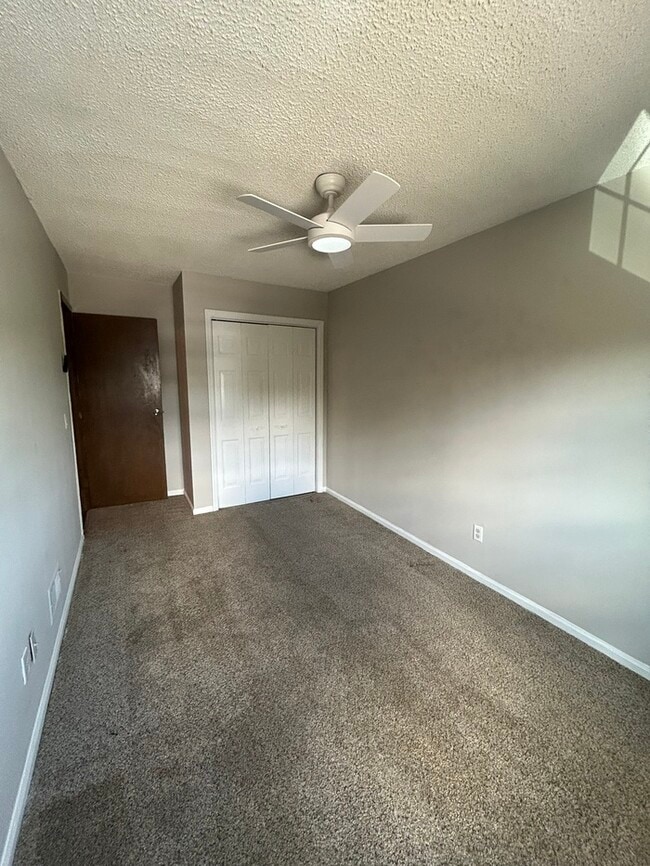 Building Photo - 4705 Leaf Crest Ct