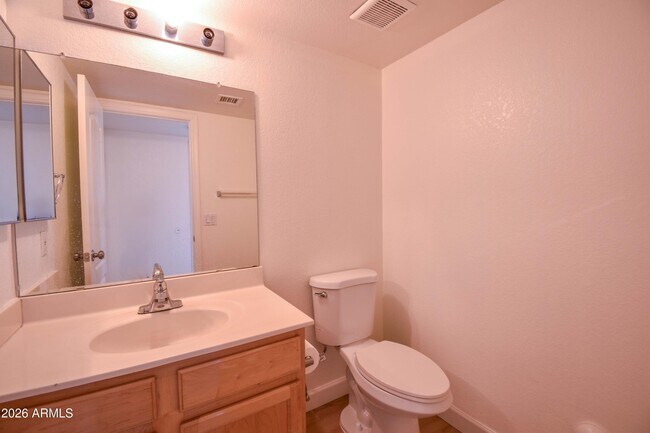 Building Photo - 8807 W Wedgewood Dr