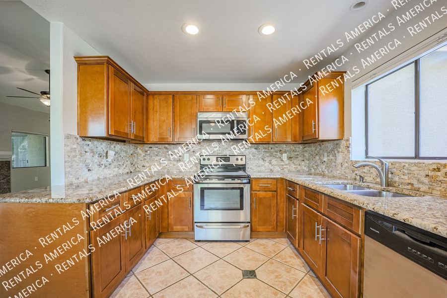 Building Photo - 15050 N Thompson Peak Pkwy