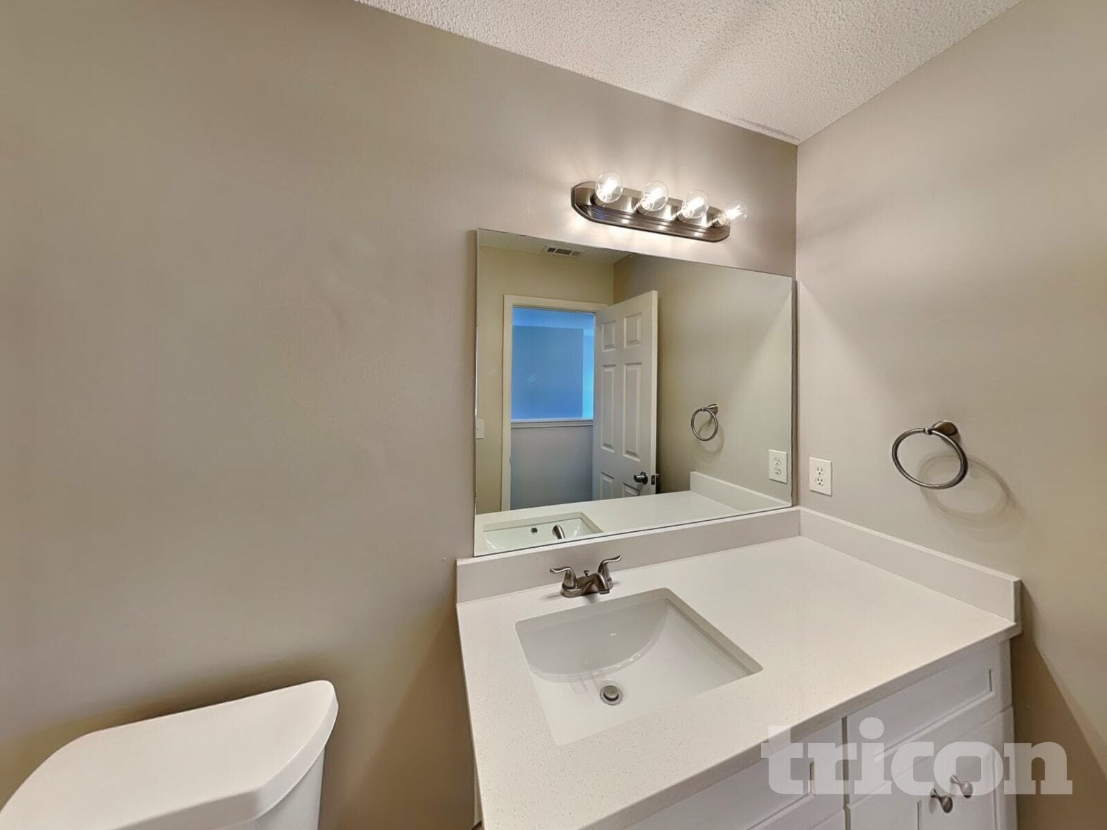 Building Photo - 5702 Colonnade Dr