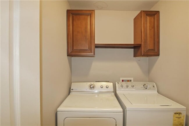 Building Photo - 1975 Hoods Fort Cir NW