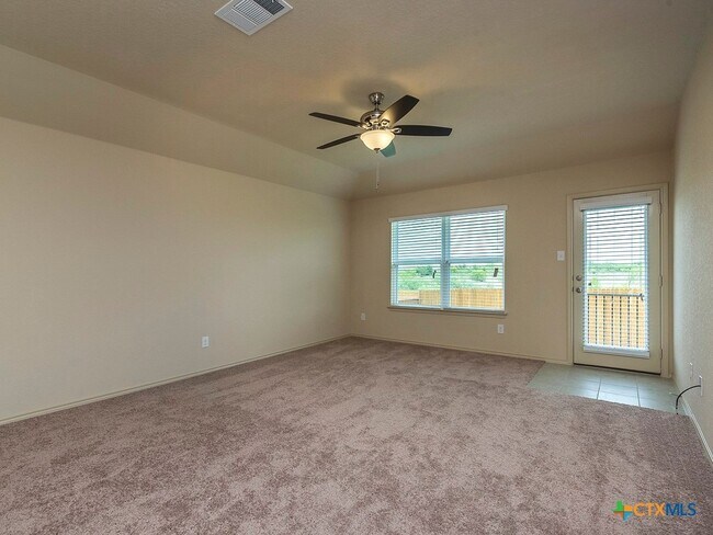 Building Photo - 224 Lake Gln