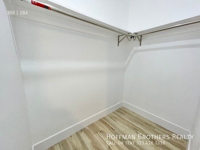 Building Photo - 634 Flower Ave