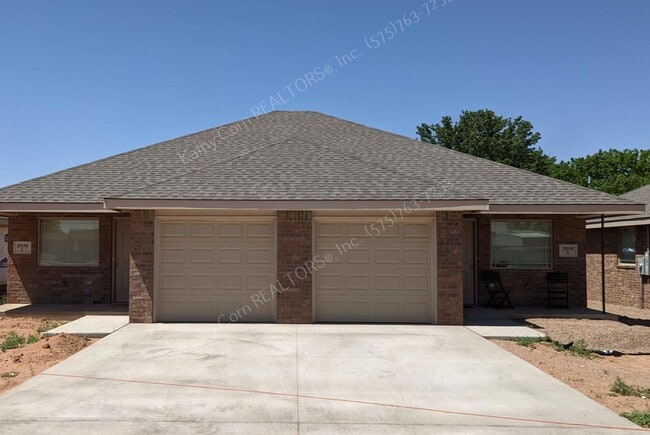 Building Photo - 2031 Janeway St