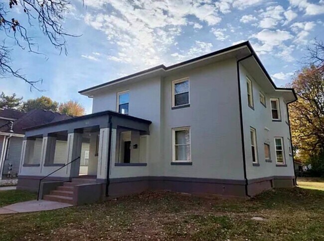 Building Photo - 453 S Main Ave