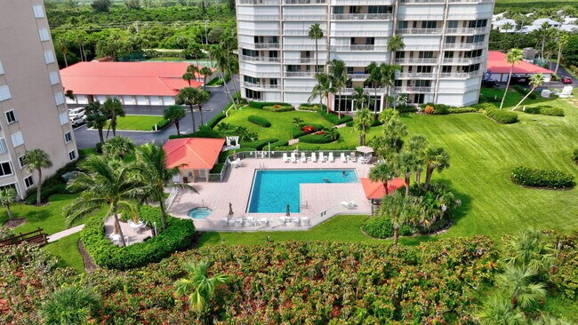 Building Photo - 3870 N Hwy A1A