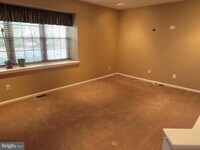 Building Photo - 32 Crofton Commons