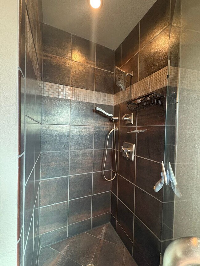 Building Photo - Home for rent on the Westside