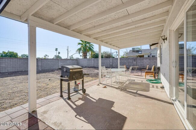 Building Photo - 9819 N 67th Dr