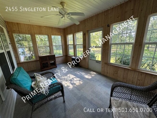 Building Photo - 2455 Singleton Ln