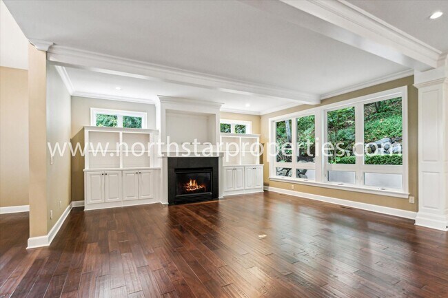Building Photo - New Exquisitely Designed Dream Home in Lake Oswego.