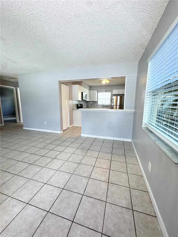 Building Photo - 813 Lake Palms Dr
