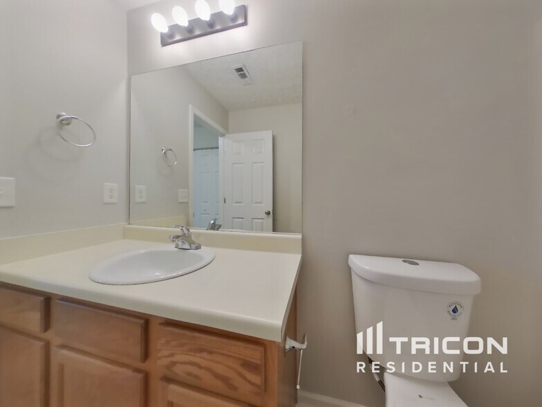 Building Photo - 218 Osmanthus Way