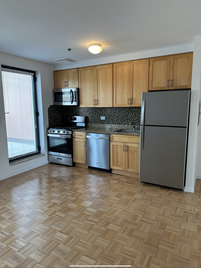 Building Photo - 3104 31st Ave