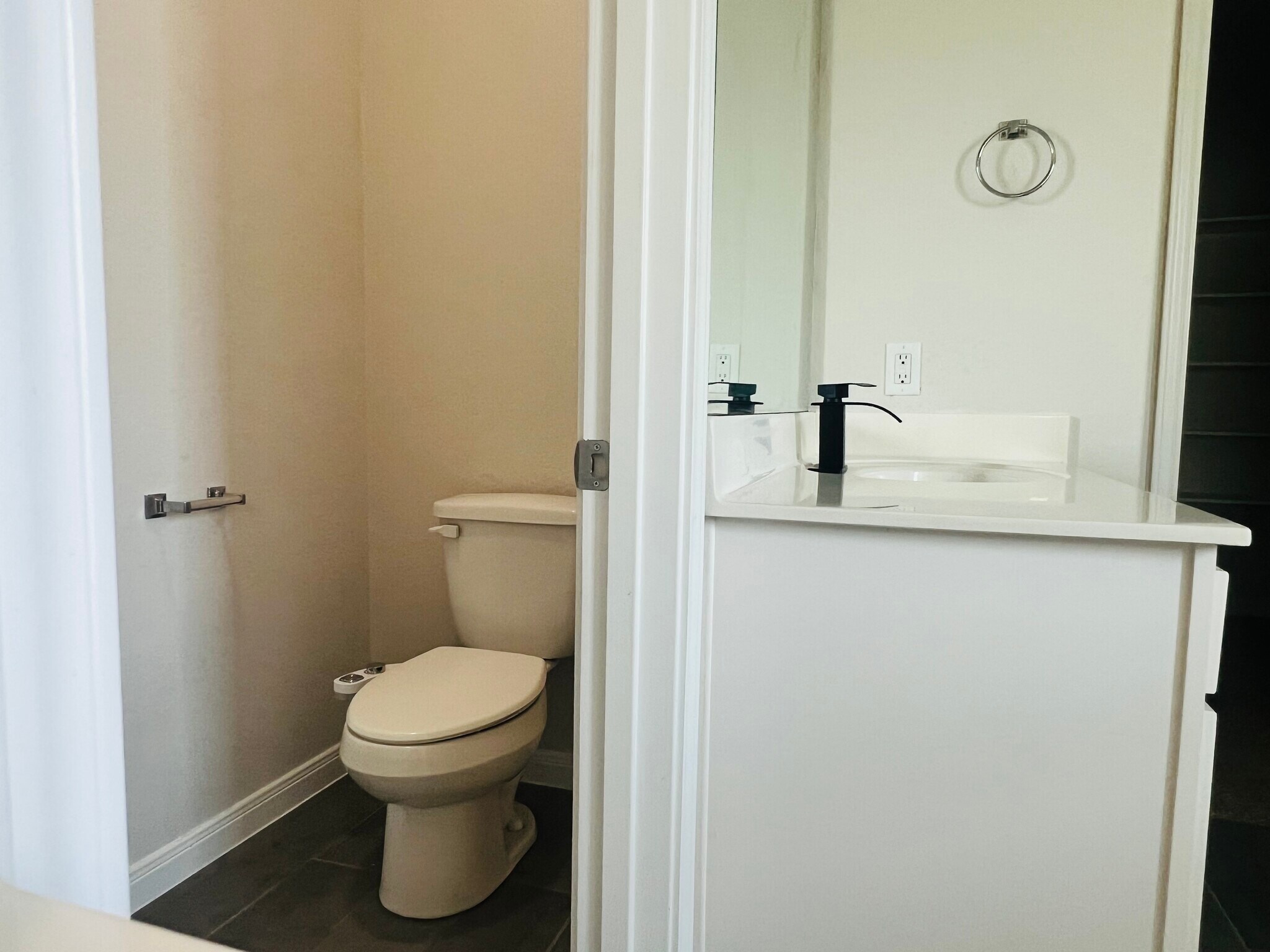 The Owner’s Bathroom - 603 Hirsch Trl