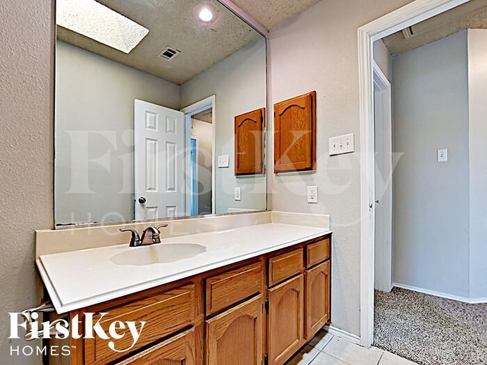 Building Photo - 936 Bluffview Dr