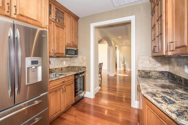 Building Photo - 446 Guadalupe Dr