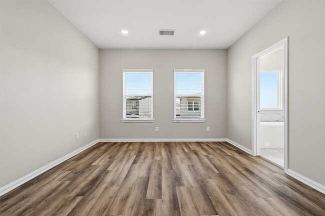 Building Photo - 9914 Clark Cyn Ln