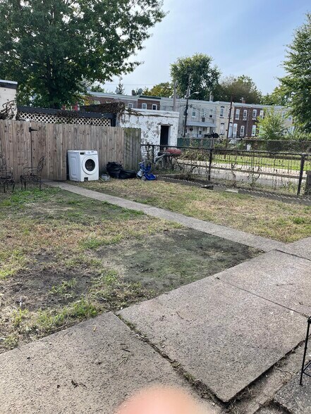 Building Photo - 59 E Paul Ave