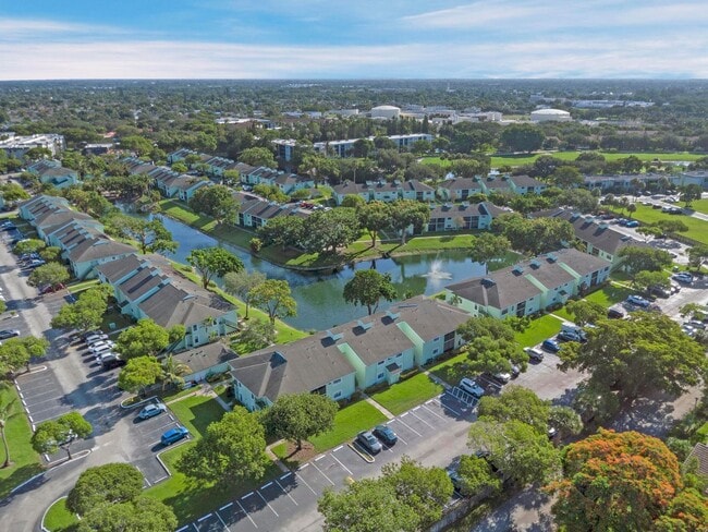 Building Photo - NICE 2/1 UNIT AVAILABLE AT THE PRESERVE in SUNRISE